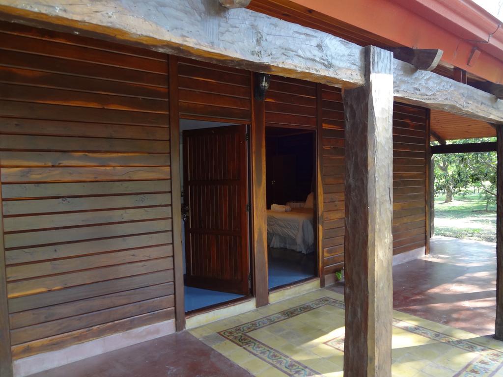 Las Curiosas Hotel Avia Terai Habitación foto